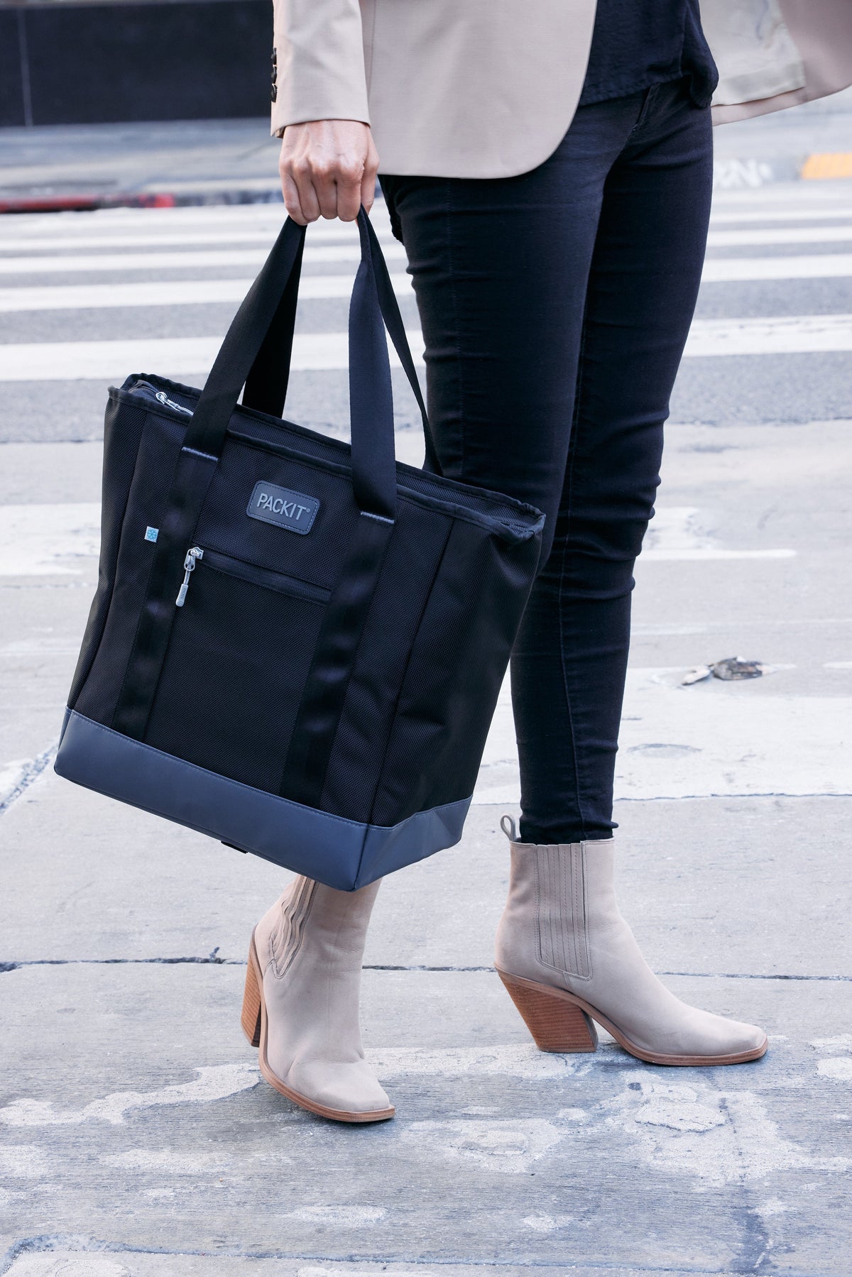 freezable-carry-tote-n1 freezable-carry-tote-black-gray-lifestyle-city-bag-only.jpg