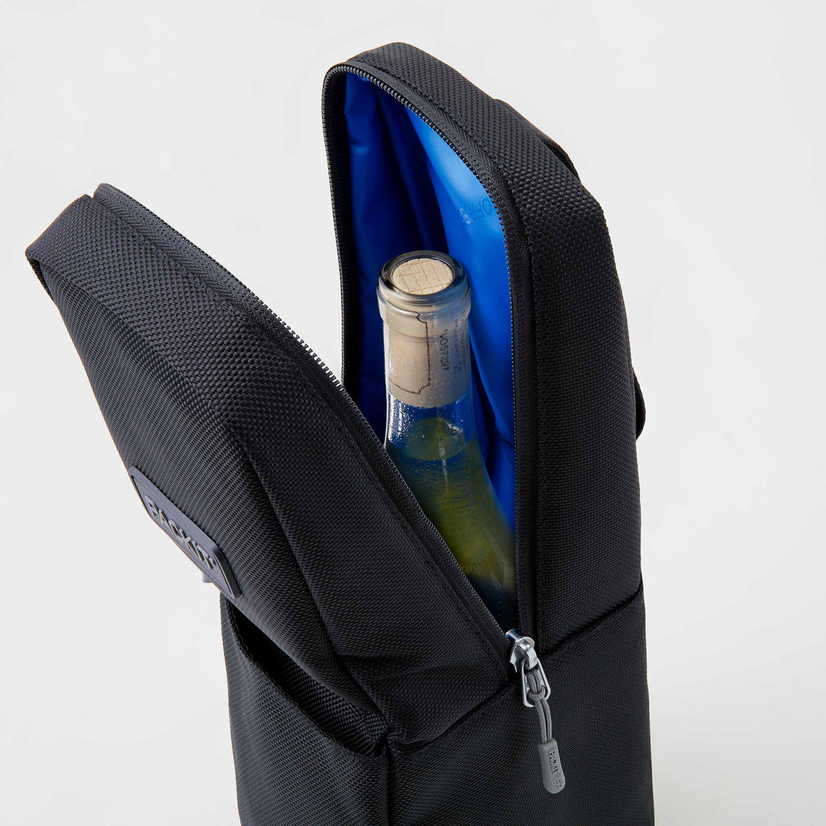 freezable-wine-carrier-p1 freezable-wine-carrier-black-ecofreeze-plus-top-view-with-wine.jpg