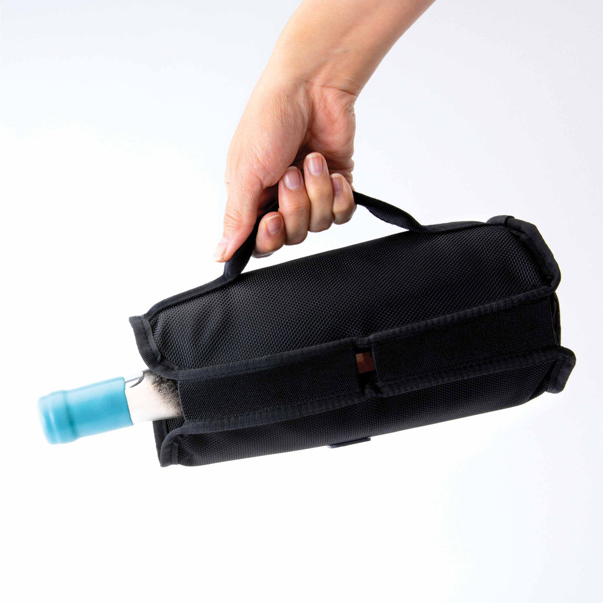 freezable-wine-cooler-t1 freezable-wine-cooler-black-pouring-with-handle.jpg
